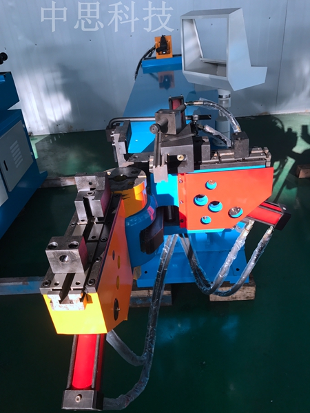 液壓彎管機(jī)正確使用